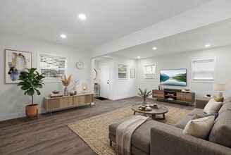 Building Photo - 1521 159th Ave