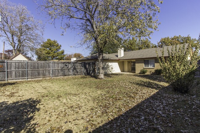 Building Photo - 3105 James St, Sachse