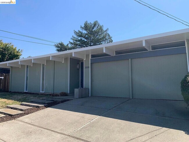 Foto del edificio - 5559 Greenridge Rd