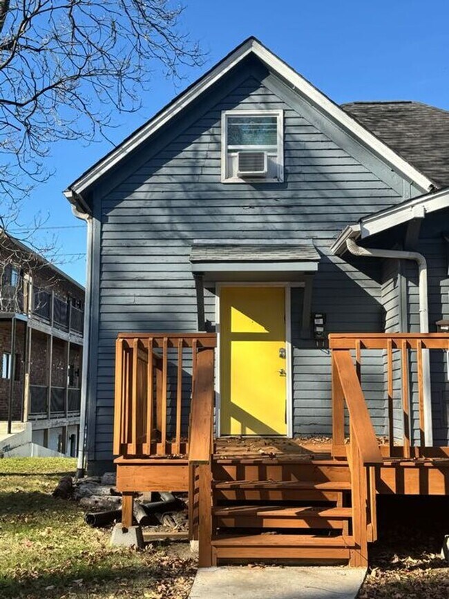 Building Photo - 1307 Forest Ave