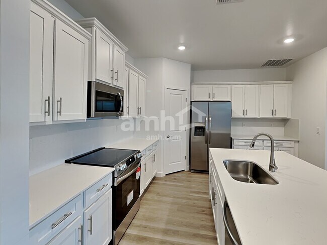 Building Photo - 14155 N Luckett Rd