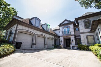 Building Photo - 3202 Bonnebridge Way Blvd