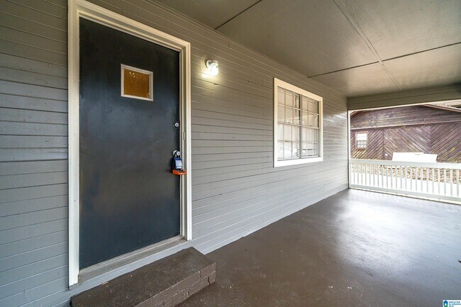 Building Photo - 501 11th Ave