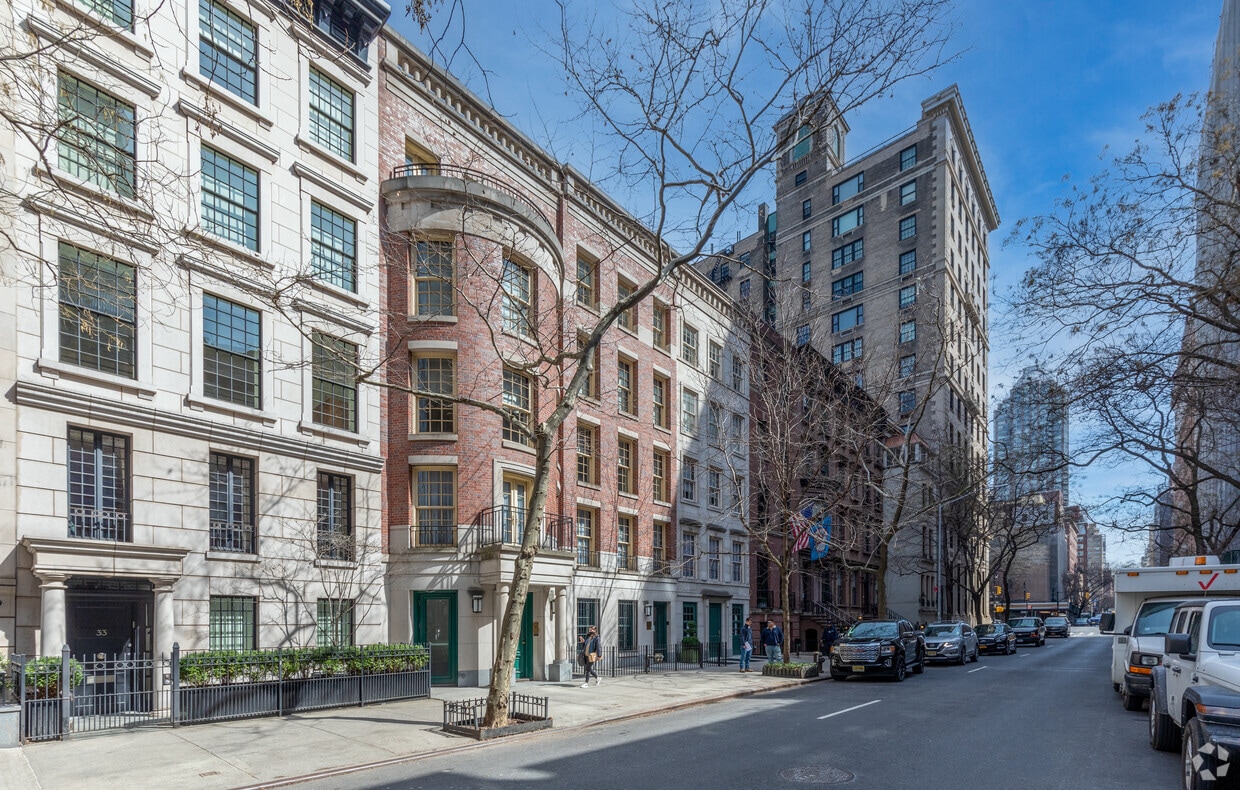 Building Photo - 35-39 E 63rd St