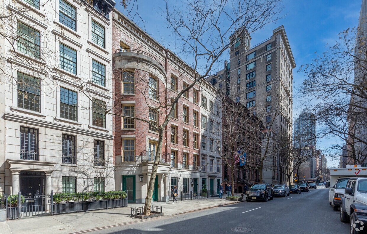 Foto del edificio - 35-39 E 63rd St