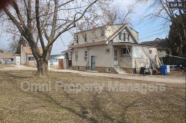Building Photo - 7568 Hudson Ave