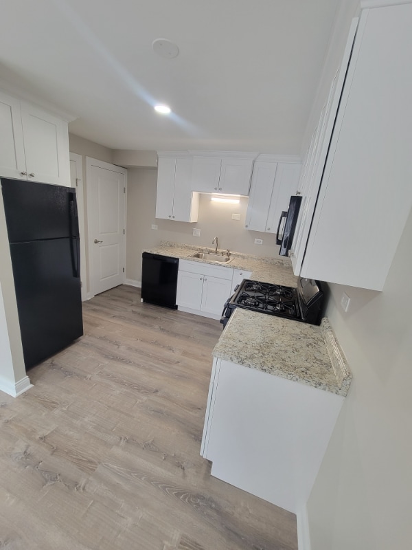 Building Photo - 482 Duane Terrace