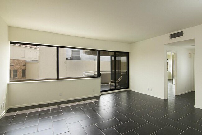 Foto del edificio - 5000 Montrose Blvd