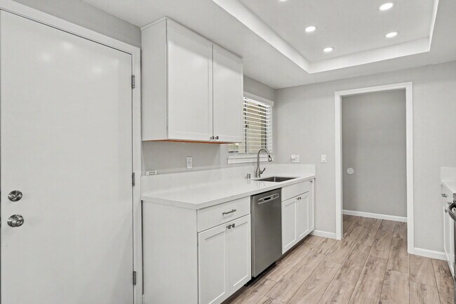 Foto del edificio - 3143 Shriver Dr