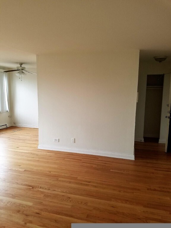 Foto del edificio - 3713 N Pine Grove Ave