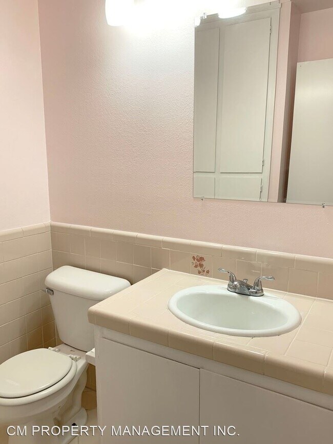 Building Photo - 2 br, 1.5 bath House - 871 W. California A...