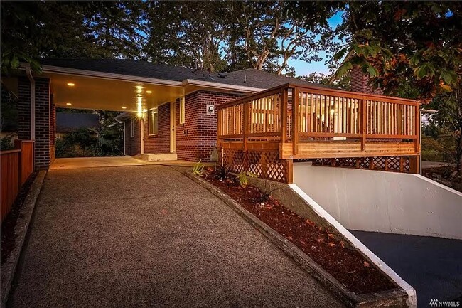 Building Photo - 7415 Steilacoom Blvd SW