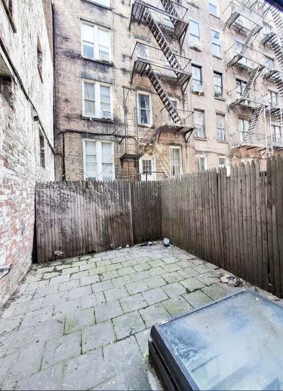 Building Photo - 53 Leroy St