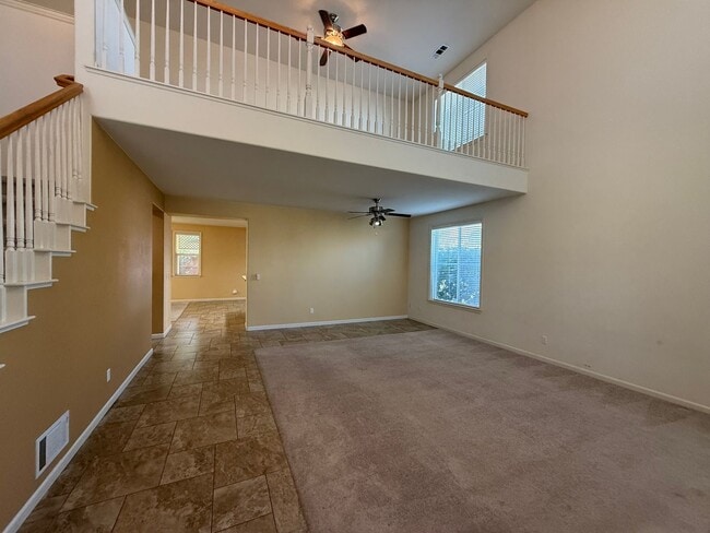 Building Photo - 4-bedroom located on a court in Sylvan School District!