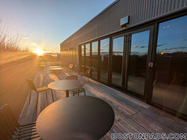 Foto del edificio - 55 Brighton Ave