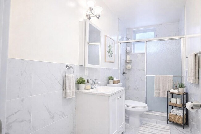 Foto del edificio - 5114 Hudson Ave