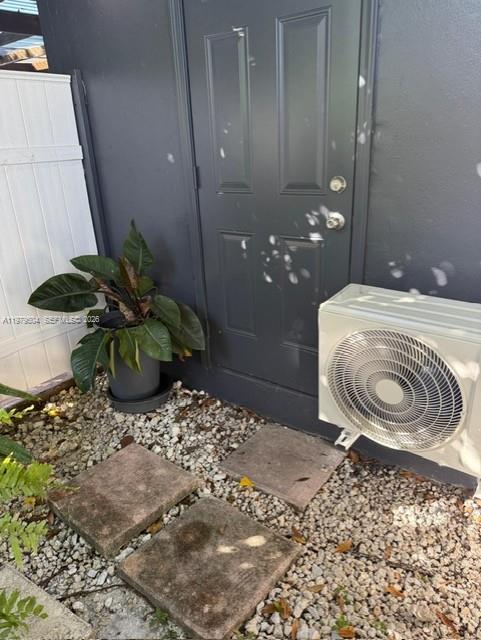 Building Photo - 2030 NE 185th Terrace