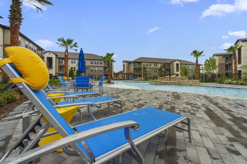 9387 Farm to Market 1960 Bypass Rd W, Humble, TX 77338 Apartment for