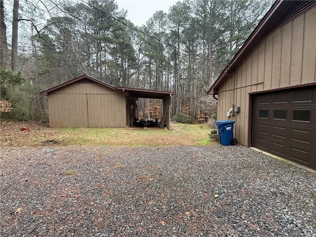 Building Photo - 2876 Old Peachtree Rd NE