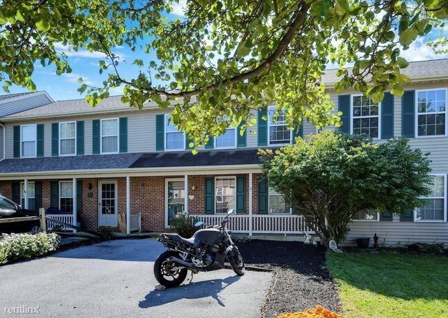 Building Photo - 3 br, 1.5 bath Townhome - 46 Ashley Dr