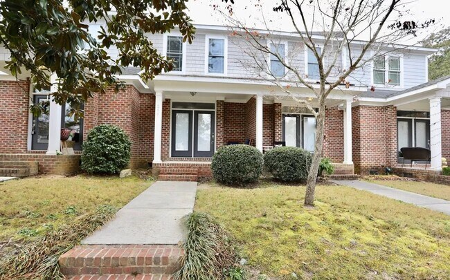 Entrada principal - 250 E Delaware Ave