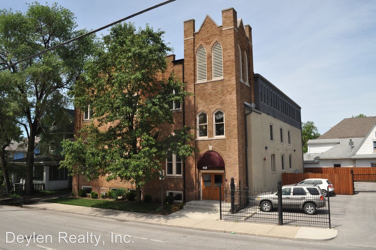 Primary Photo - Fletcher Place Lofts