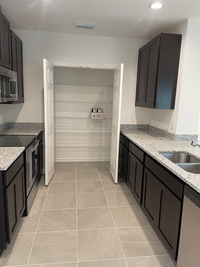 Foto del edificio - 1120 Myrtle Hammock Ln