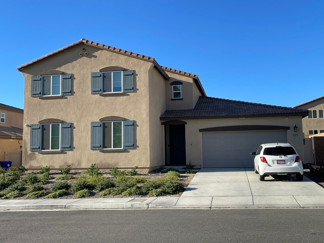 Foto principal - 3575 W Seco Dr