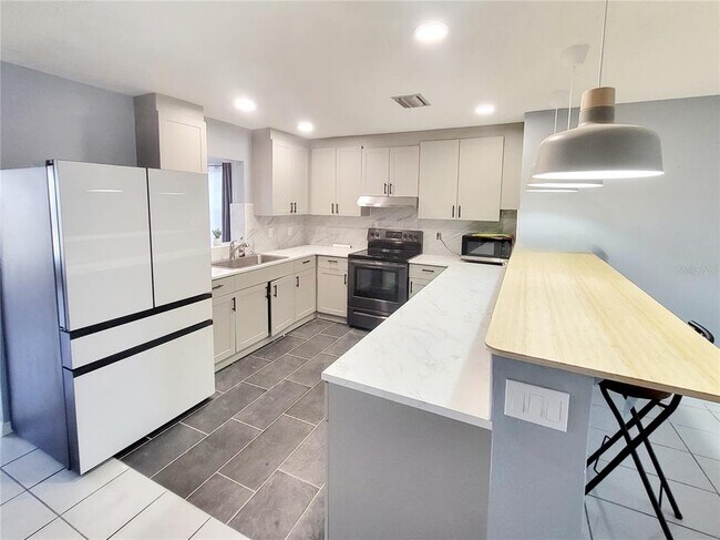 Foto del edificio - 3215 51st Ave Terrace W