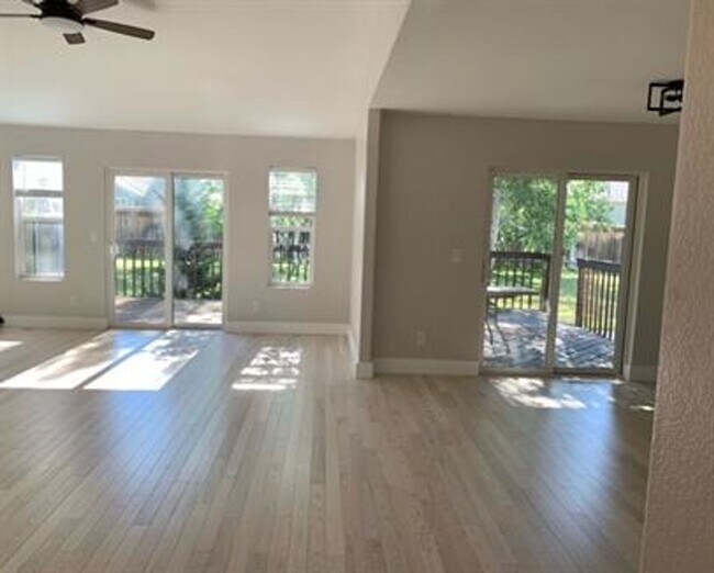 Foto del edificio - Beautiful 3 Bedroom Home in Bozeman
