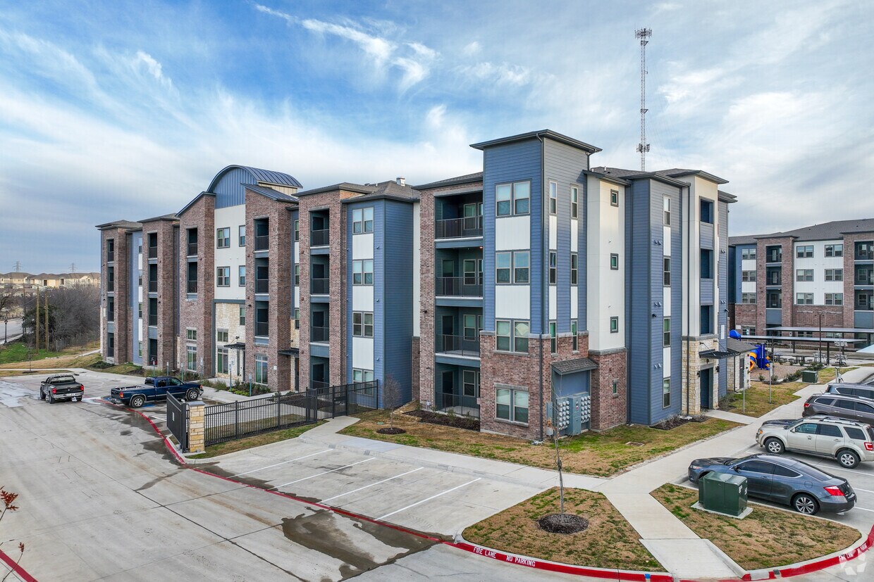 Primary - Palladium Oak Grove