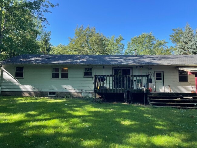 Parte trasera de la casa - 8244 Lake Street Ext