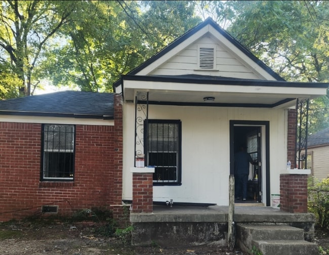 Photo - 791 Hanley St House