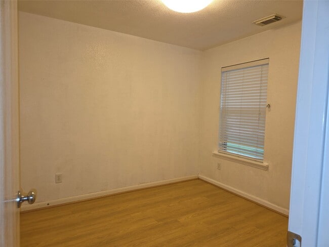 Building Photo - 12926 Pale Ivy Ln