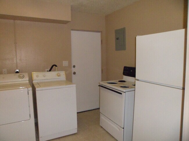 Foto del edificio - 576 Miccosukee Rd