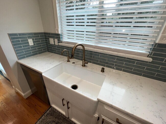 Foto del edificio - 15925 El Pajaro Ct