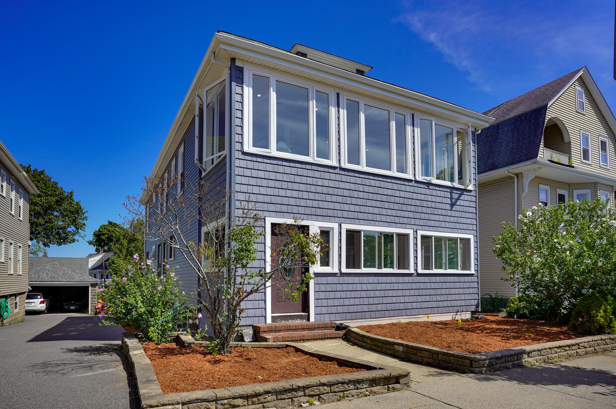 Exterior - 9 Concord Ave