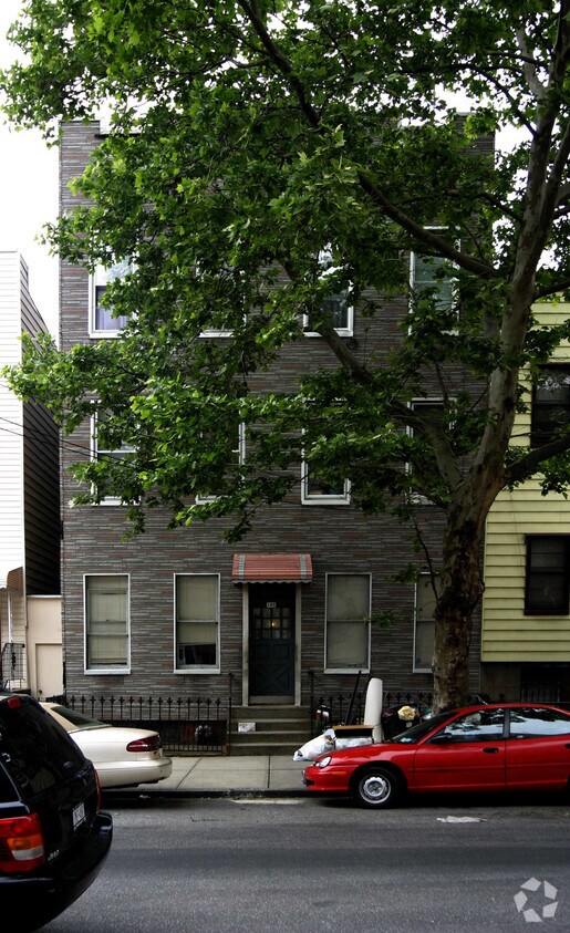 Foto del edificio - 149 Frost St