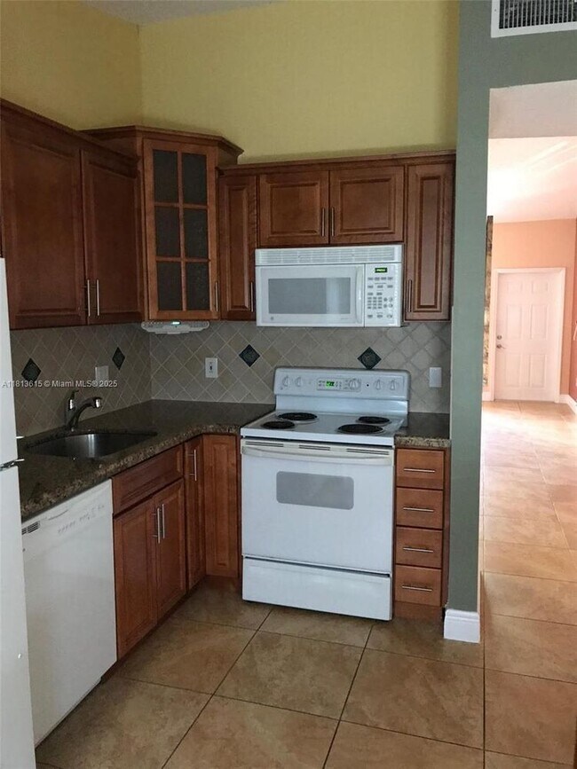 Foto del edificio - 13342 SW 152nd St