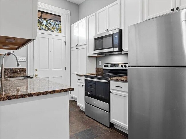 Building Photo - 3309 Salena St