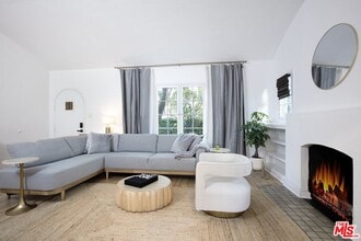 Building Photo - 951 N Martel Ave