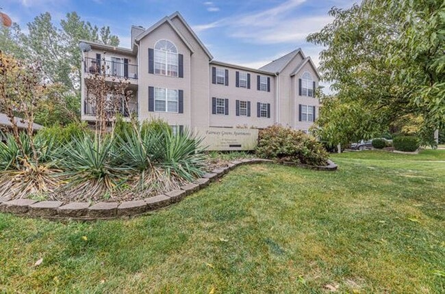 Building Photo - Completely renvovated 2 bedroom/2 bathroom...