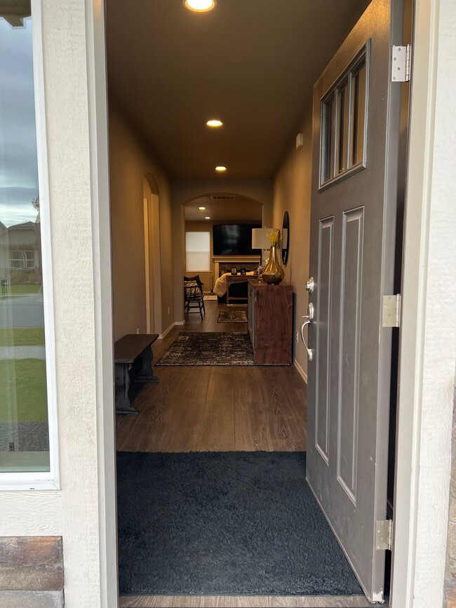 Building Photo - Home in Hayden North!