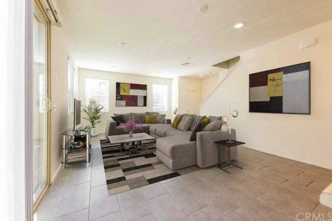 Building Photo - 30466 Village Knoll Dr