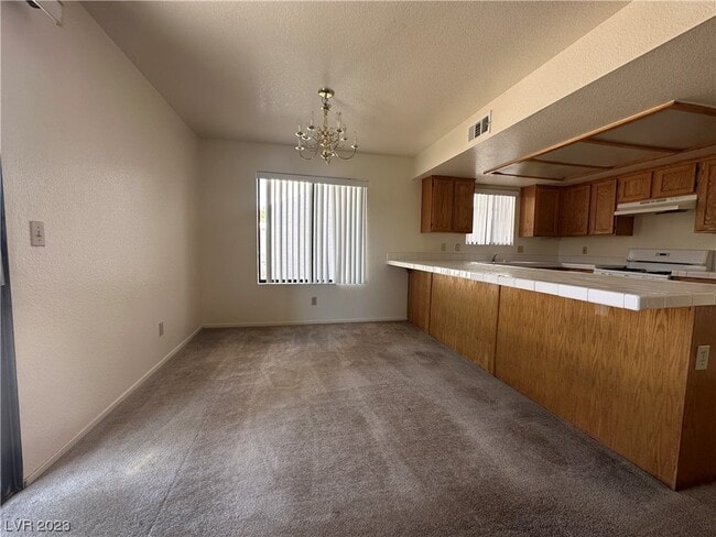 Building Photo - 373 Lander Dr
