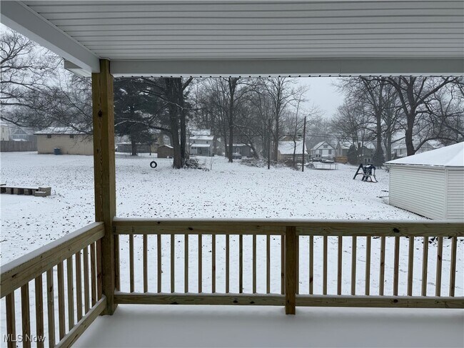 Building Photo - 443 S Union Ave