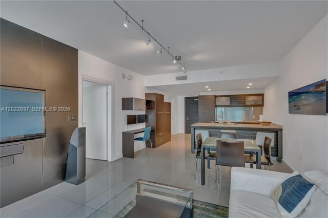 Building Photo - 200 Biscayne Blvd Way