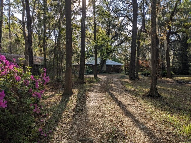 Entrada de coches - 129 Hindman Ln