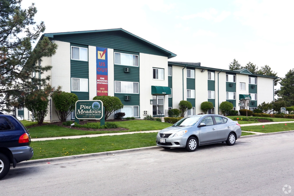 Pine Meadows Apartments Apartments in Joliet, IL