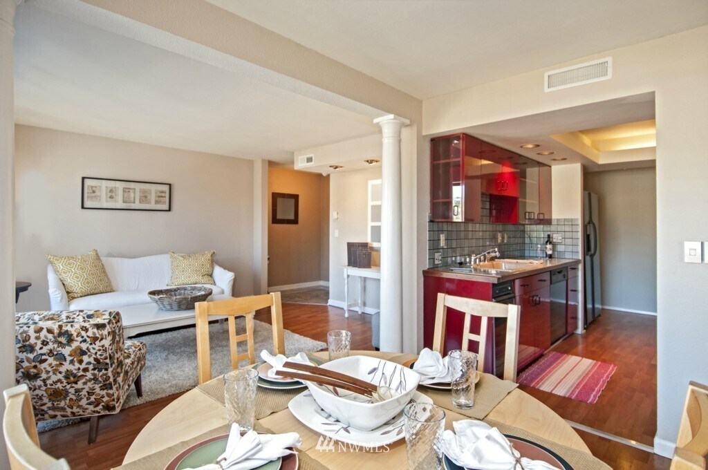 Open Floor Main Area - 7850 E Green Lake Dr N
